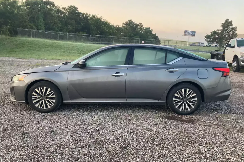 2024 Nissan Altima 2.5 SV photo 1