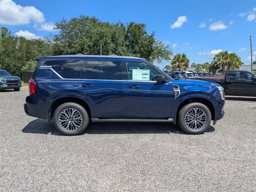 2025 Nissan Armada SL photo 1