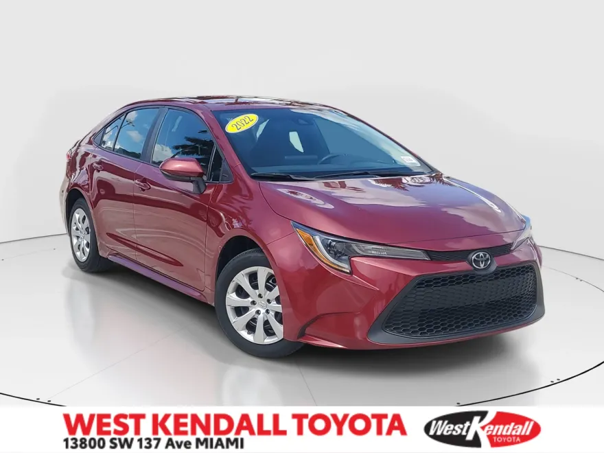 2022 Toyota Corolla LE photo 1