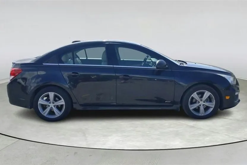 2015 Chevrolet Cruze photo 1