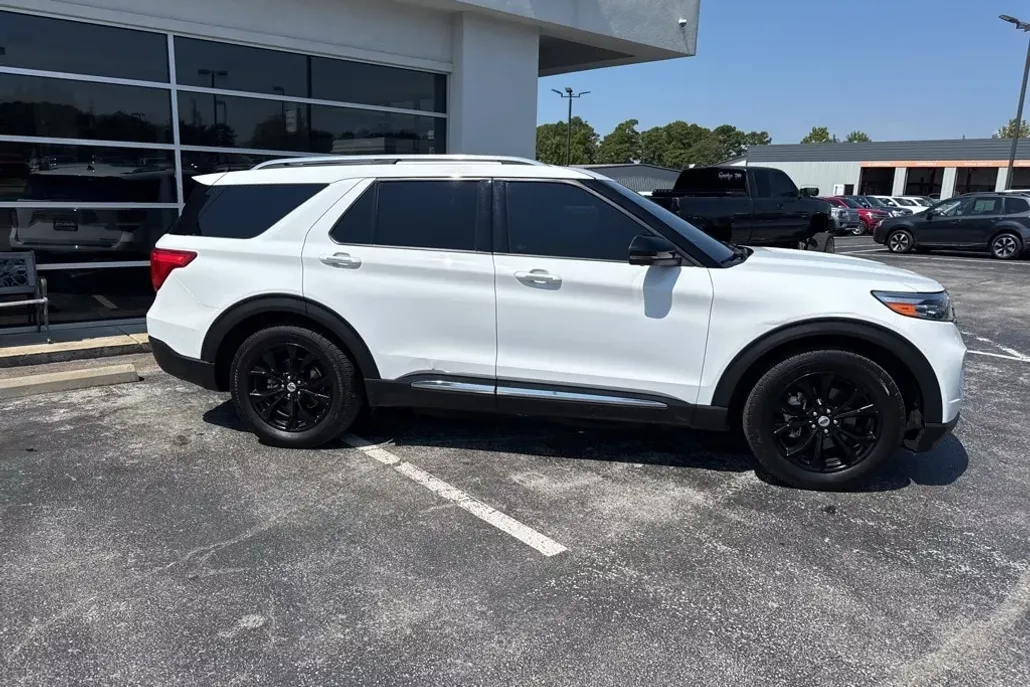 2021 Ford Explorer Limited photo 1