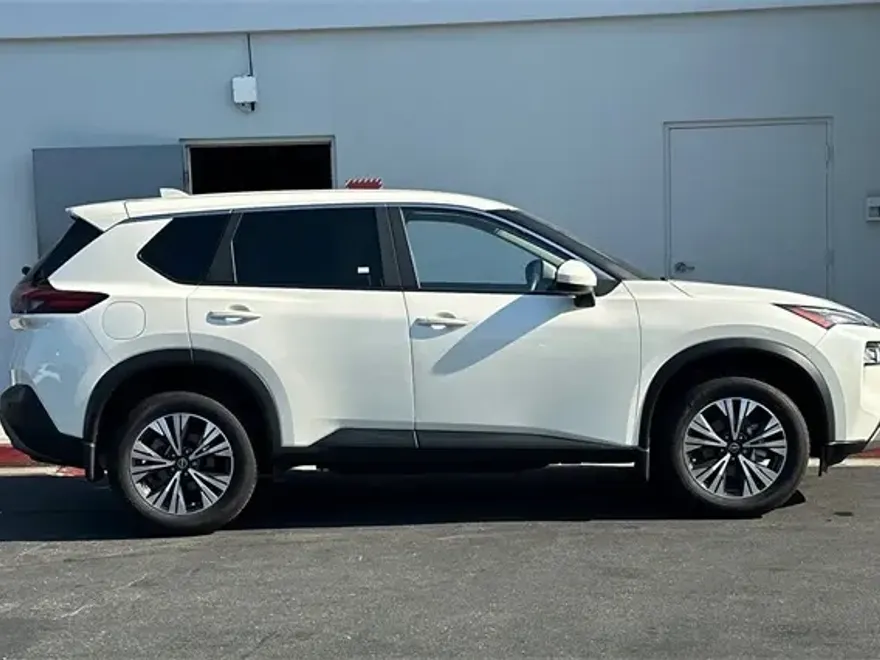 2023 Nissan Rogue SV photo 1