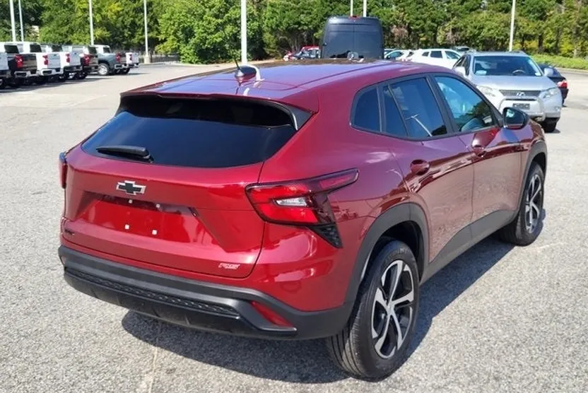 2025 Chevrolet Trax photo 1