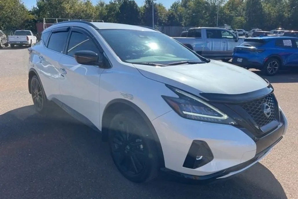 2023 Nissan Murano SV photo 1
