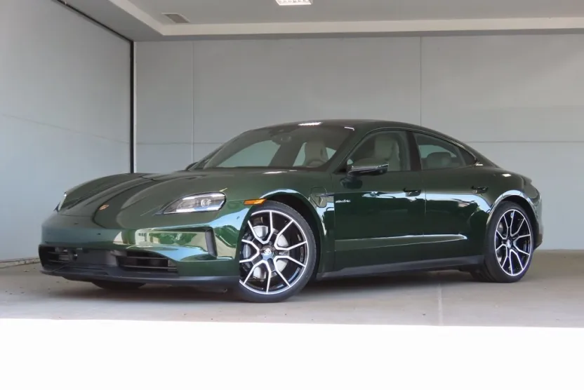 2025 Porsche Taycan 4S photo 1