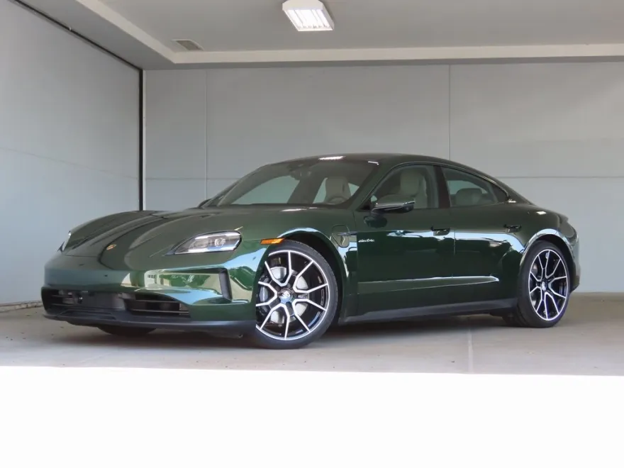 2025 Porsche Taycan 4S photo 1