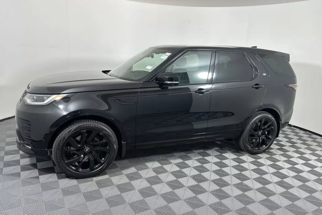 2025 Land Rover Discovery SE photo 1