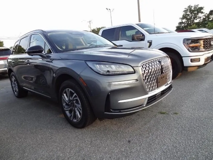 2025 Lincoln Corsair Premiere photo 1