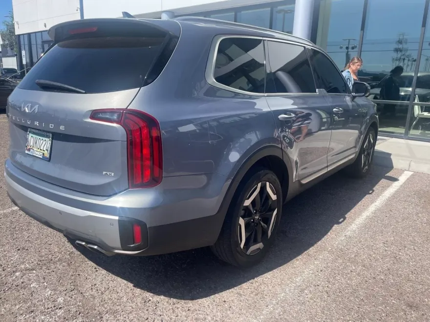 2023 Kia Telluride S photo 1