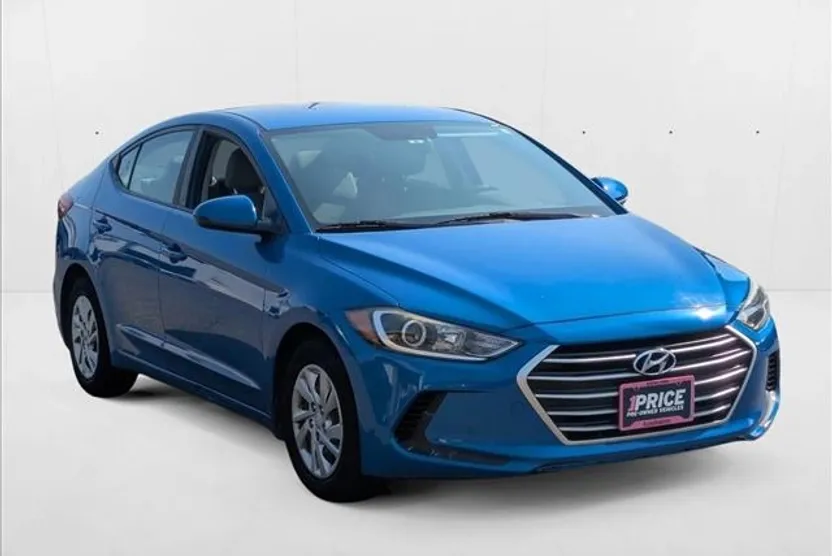 2017 Hyundai Elantra SE photo 1