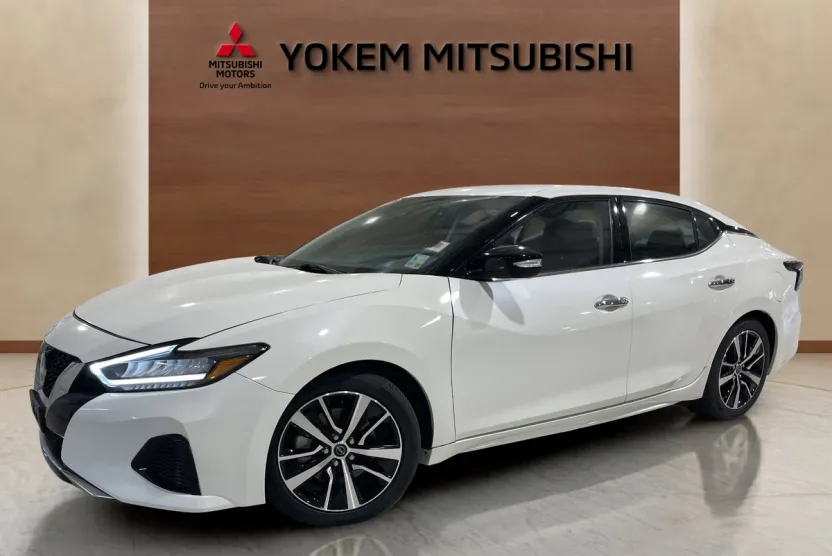 2023 Nissan Maxima SV photo 1