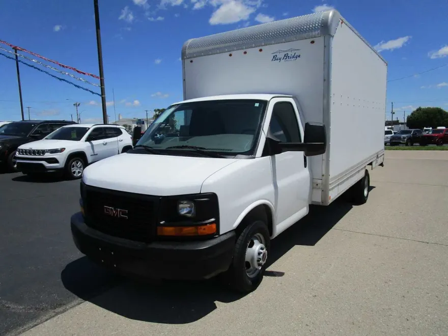 2016 Gmc Savana 3500 Cutaway photo 1