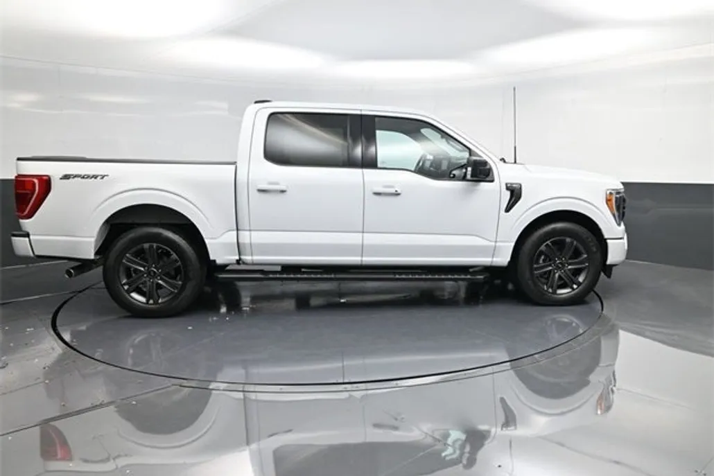 2023 Ford F-150 XLT photo 1