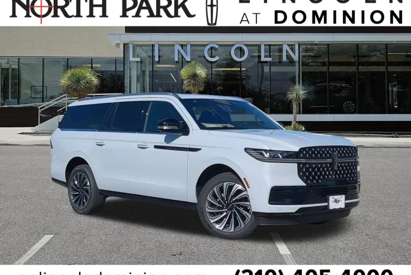 2025 Lincoln Navigator Black Label photo 1