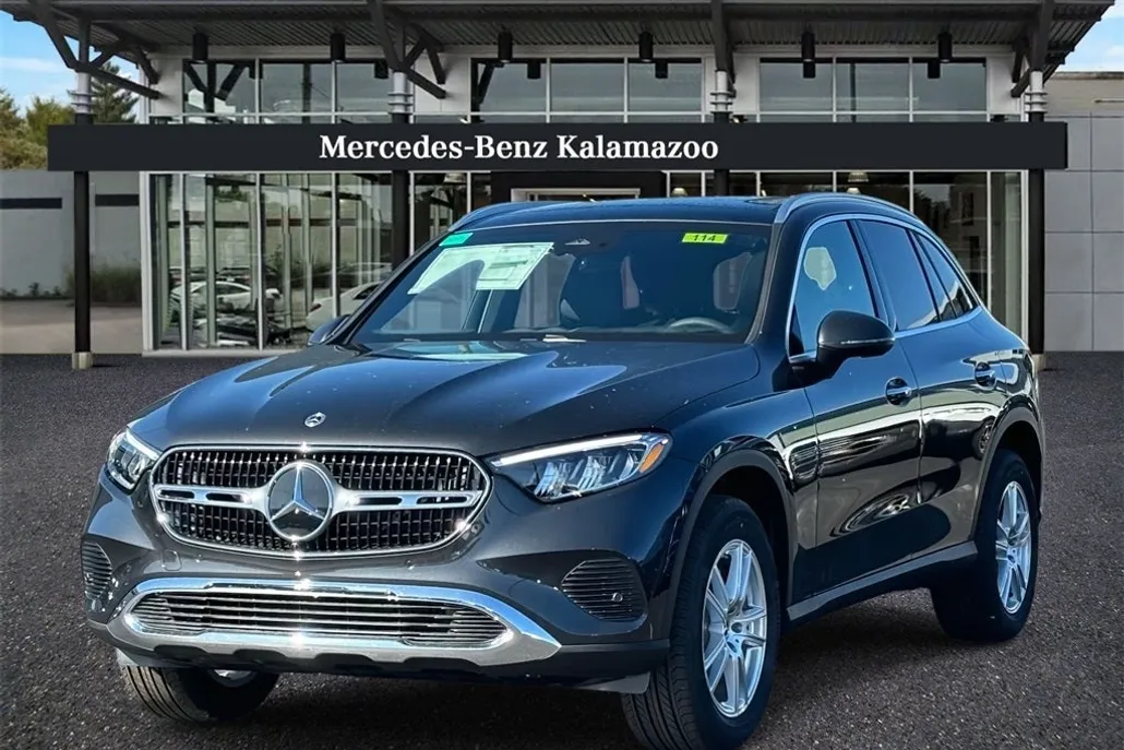 2025 Mercedes Benz GLC 300 4MATIC photo 1