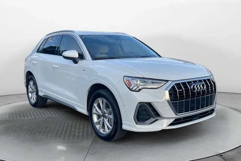 2021 Audi Q3 Premium Plus 45 TFSI S line photo 1