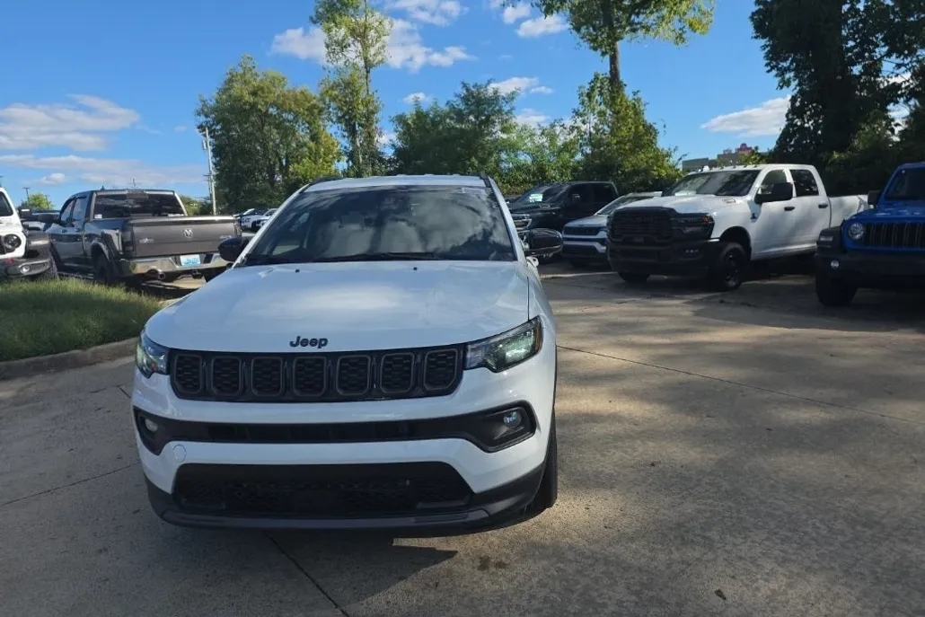 2026 Jeep Compass Latitude Altitude photo 1