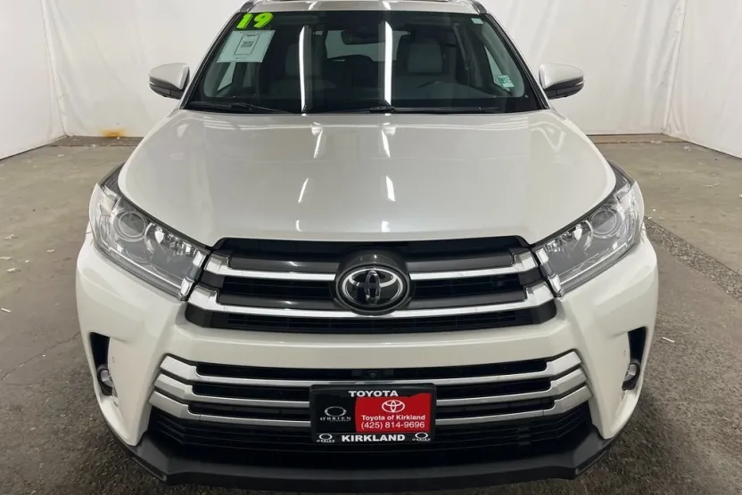 2019 Toyota Highlander Limited Platinum photo 1