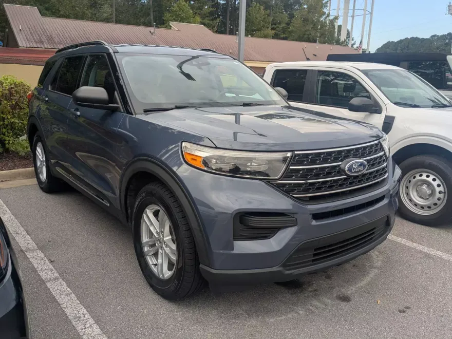 2021 Ford Explorer XLT photo 1