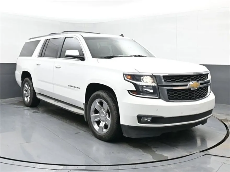 2015 Chevrolet Suburban LT photo 1