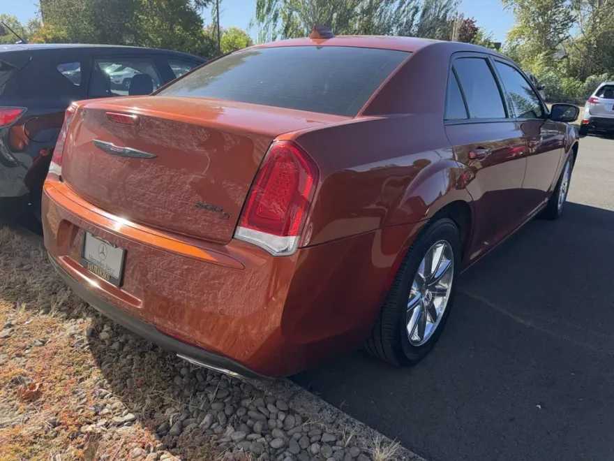 2021 Chrysler 300 S photo 1