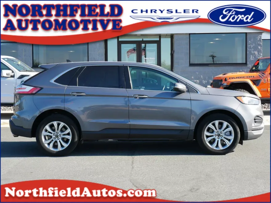 2024 Ford Edge Titanium photo 1