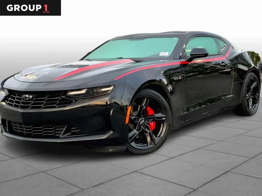 2021 Chevrolet Camaro LT1 photo 1