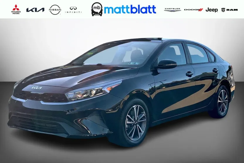 2023 Kia Forte LXS photo 1