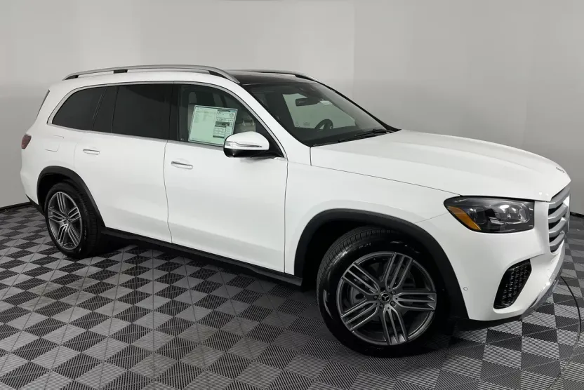 2025 Mercedes Benz GLS 450 4MATIC photo 1