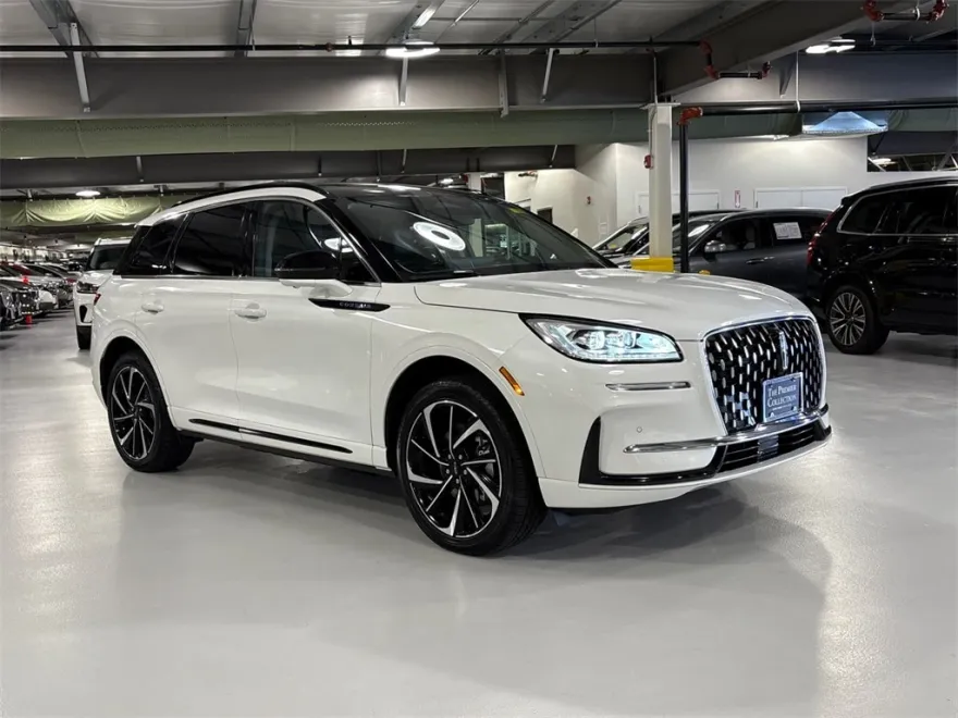 2025 Lincoln Corsair Grand Touring photo 1
