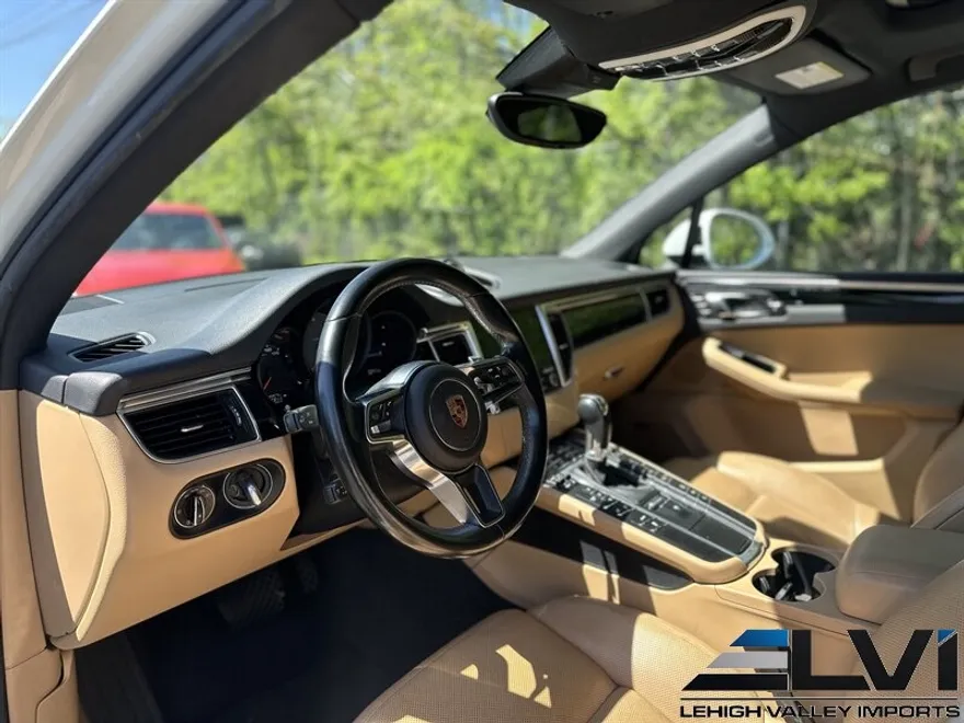 2017 Porsche Macan S photo 1