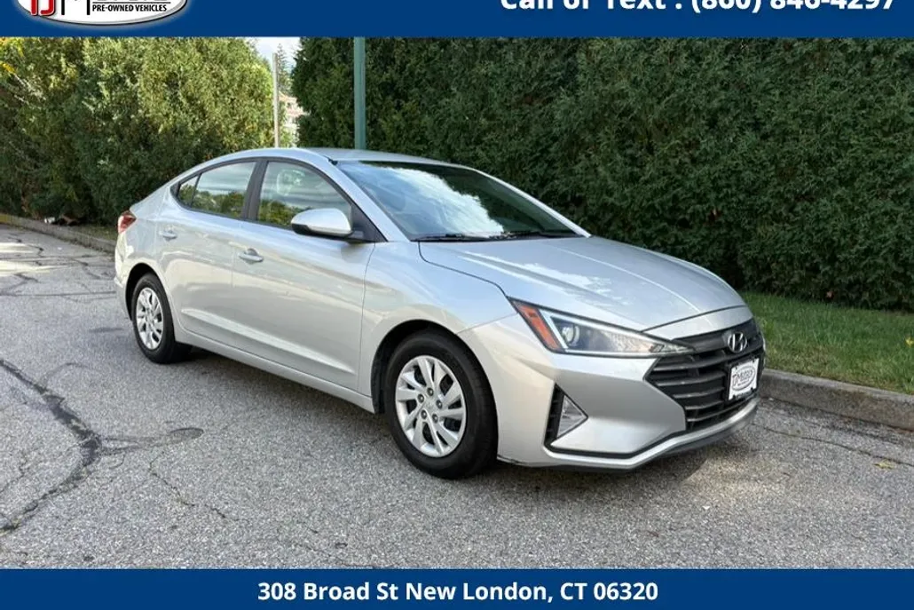2019 Hyundai Elantra SE photo 1