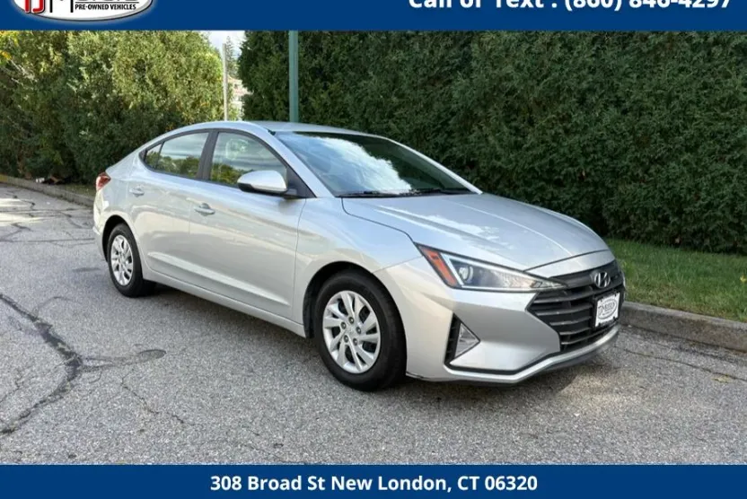 2019 Hyundai Elantra SE photo 1