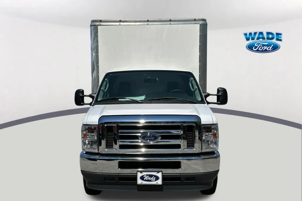 2023 Ford E-450 photo 1