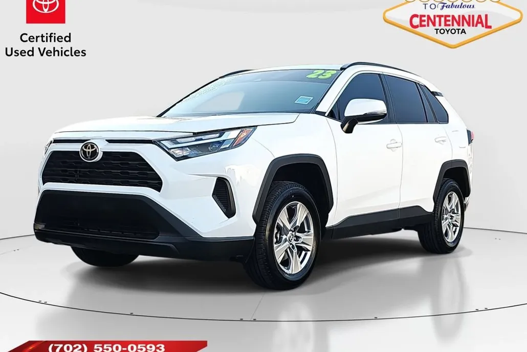 2023 Toyota RAV4 XLE photo 1