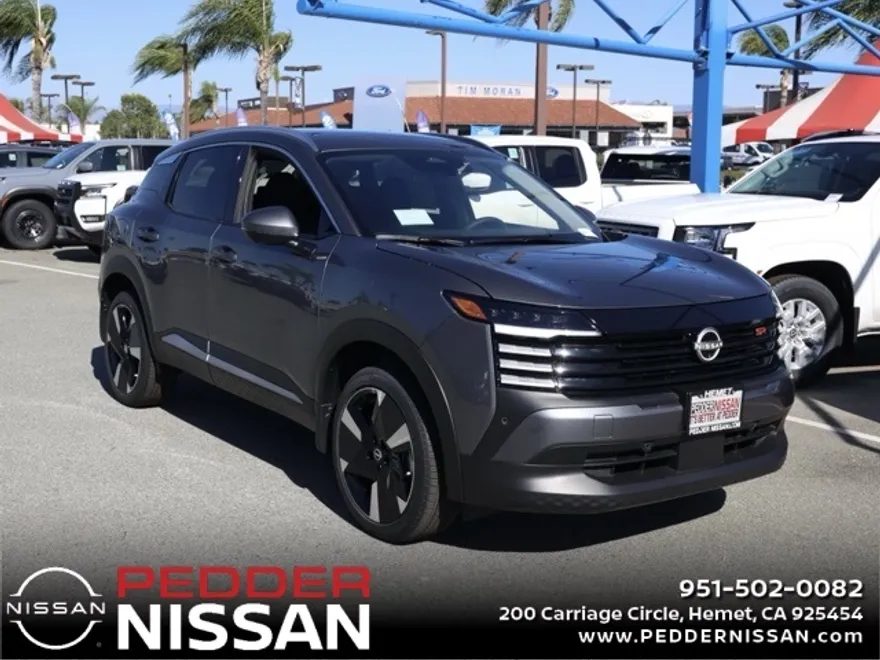 2025 Nissan Kicks SR photo 1