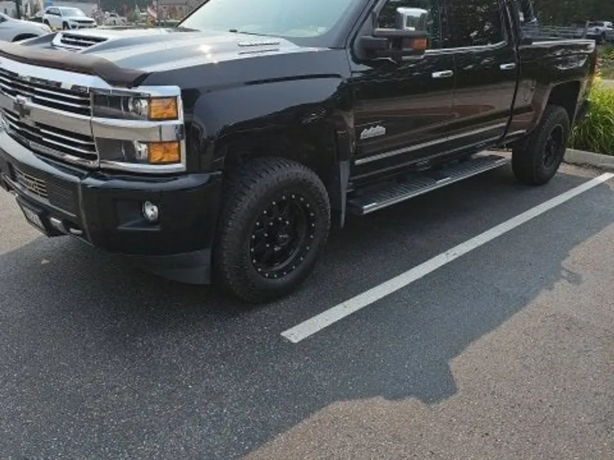 2017 Chevrolet Silverado 3500HD High Country photo 1