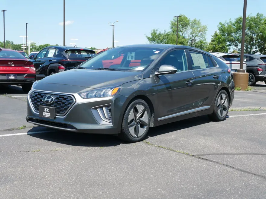 2022 Hyundai Ioniq SEL photo 1