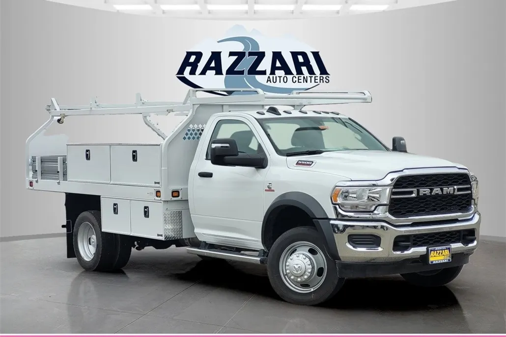 2024 Ram 5500 Tradesman photo 1