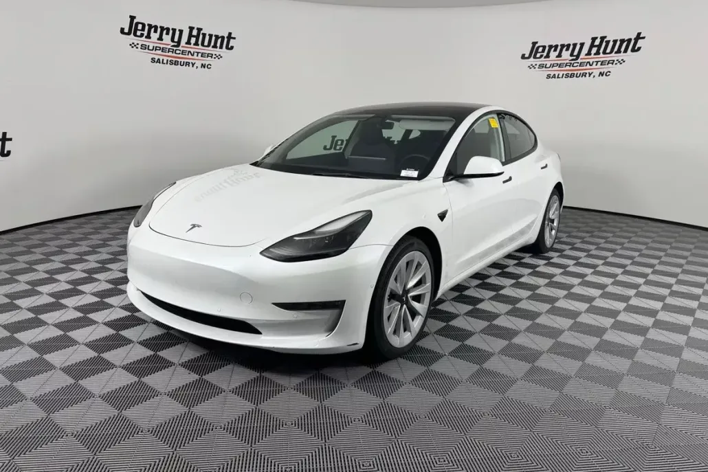 2022 Tesla Model 3 Long Range photo 1