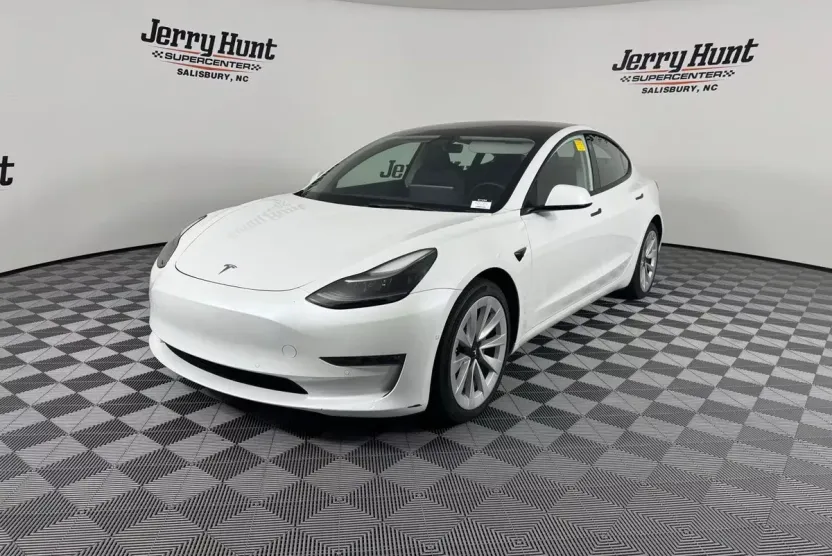 2022 Tesla Model 3 Long Range photo 1