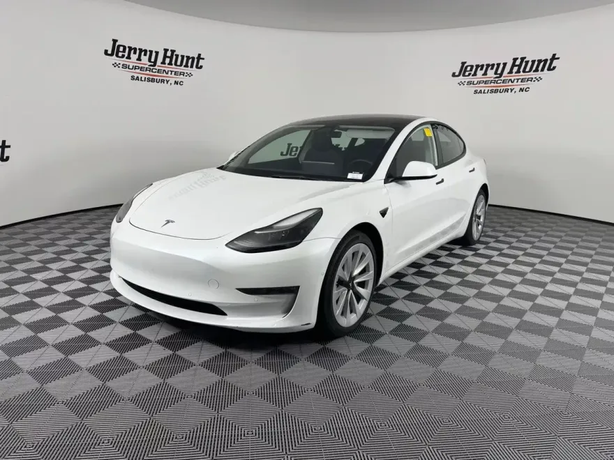 2022 Tesla Model 3 Long Range photo 1