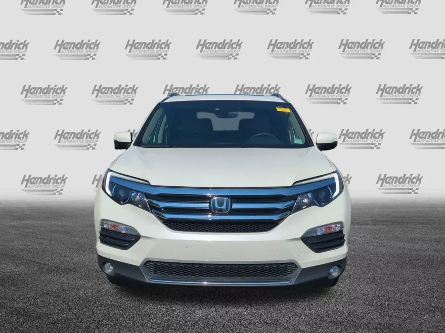 2017 Honda Pilot Touring photo 1