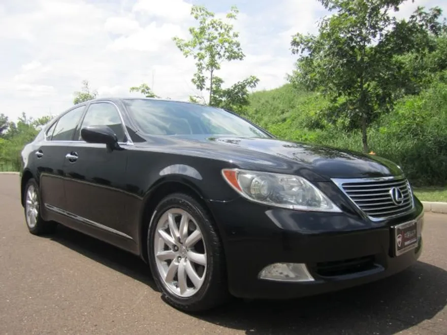 2007 Lexus LS 460 photo 1