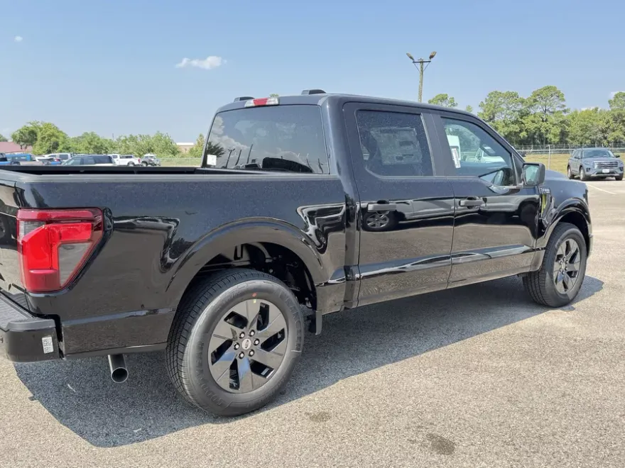 2025 Ford F-150 STX photo 1