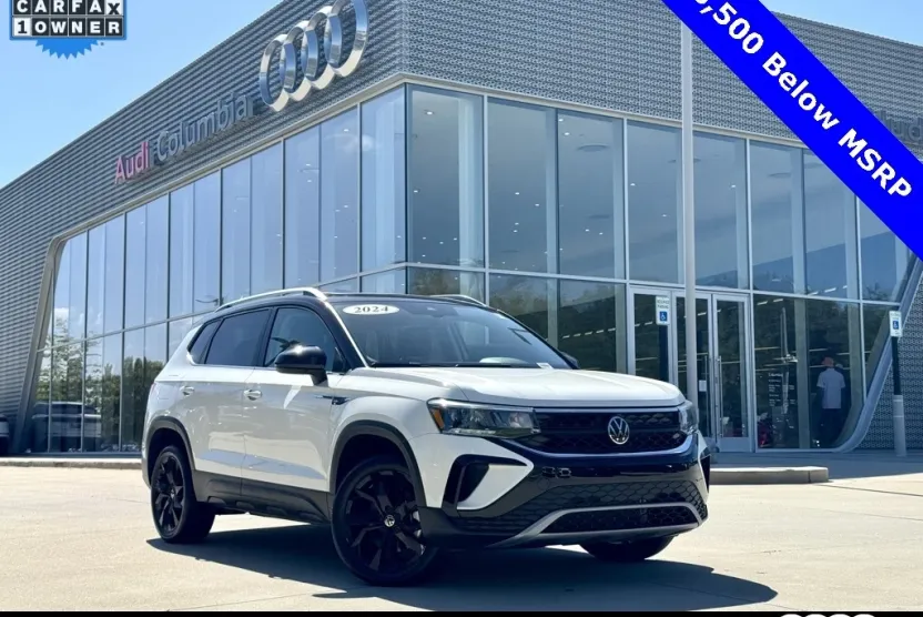 2024 Volkswagen Taos SE photo 1