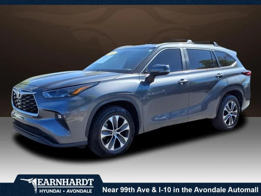 2023 Toyota Highlander L photo 1