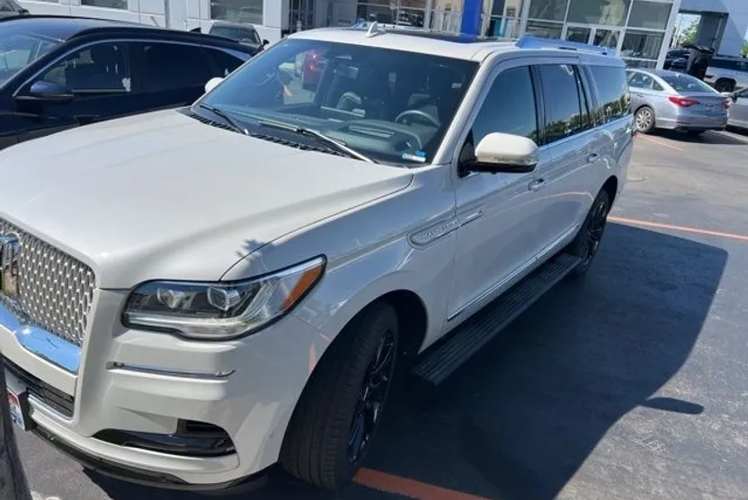 2024 Lincoln Navigator L Reserve photo 1