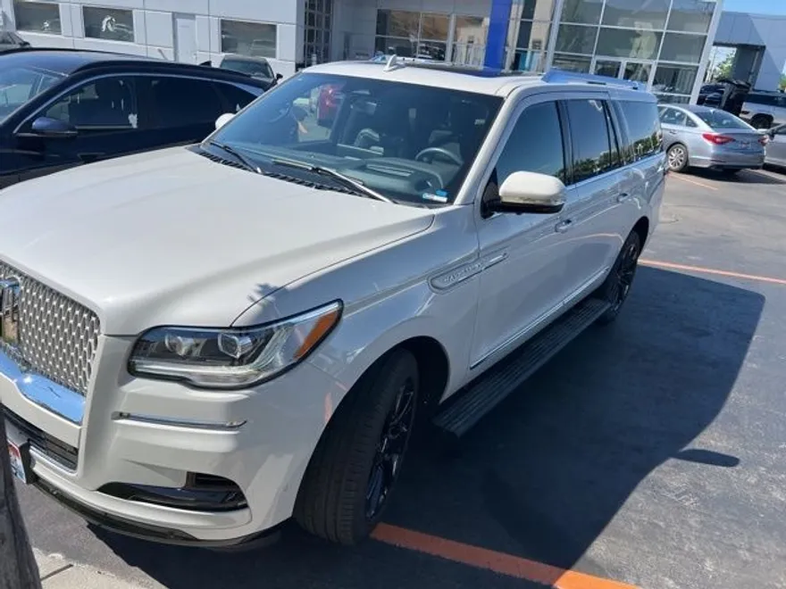 2024 Lincoln Navigator L Reserve photo 1