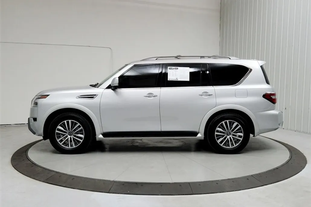 2023 Nissan Armada SL photo 1